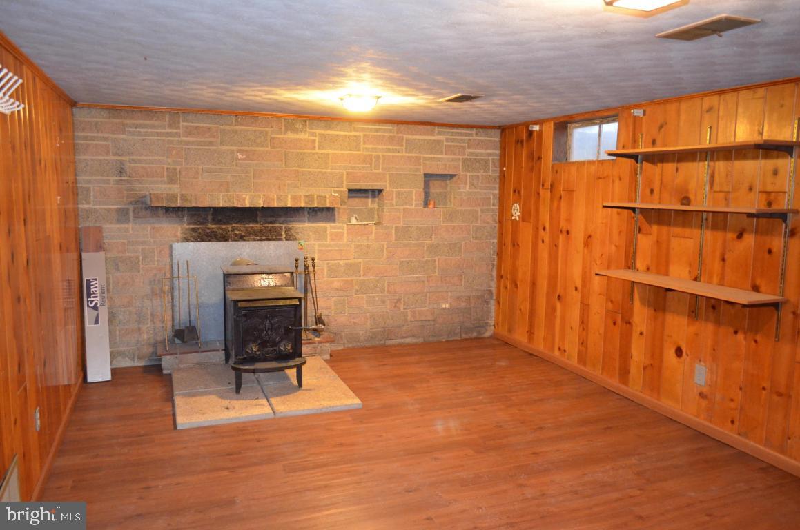 319 Lyndhurst Road York, PA 17402 - Photo 8 of 11 Gallery Image 8
