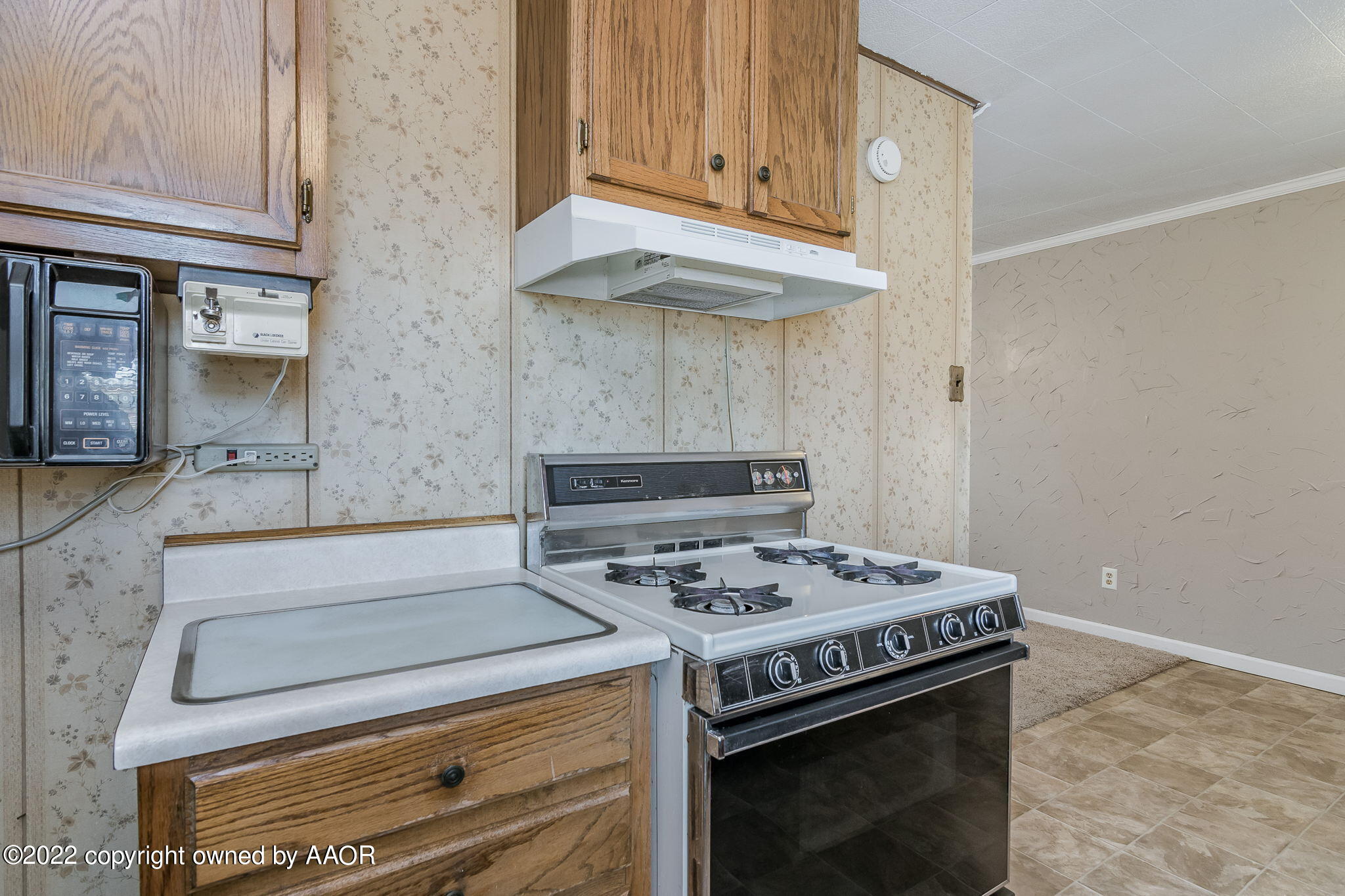 4801 South Bowie Street Amarillo, TX 79110 - Photo 8 of 22 Kitchen 3