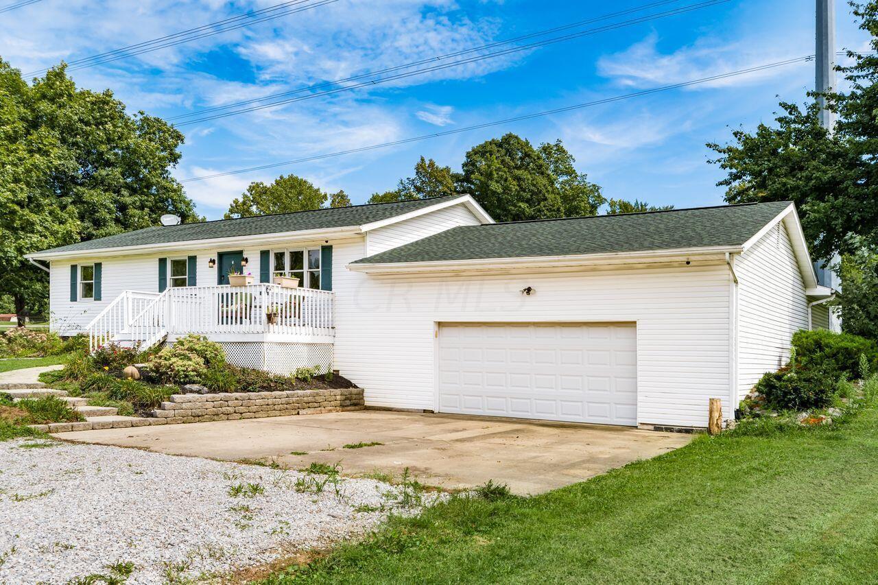 19 Riva Ridge Road Southwest Pataskala, OH 43062 - Photo 2 of 40