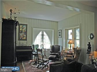 323 South Chester Road Swarthmore, PA 19081 - Photo 5 of 12 Living Room