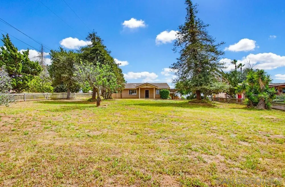 487 Mountain View Road El Cajon, CA 92021 - Photo 4 of 51 Gallery Image 4