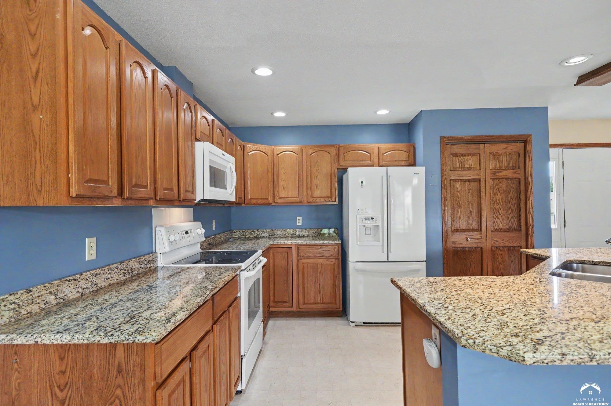 801 North 900 Road Lawrence, KS 66047 - Photo 13 of 61