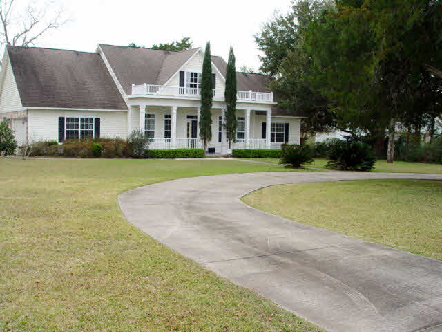 9546 Mosley Road Fairhope, AL 36532 - Photo 2 of 45 Grand entry driveway