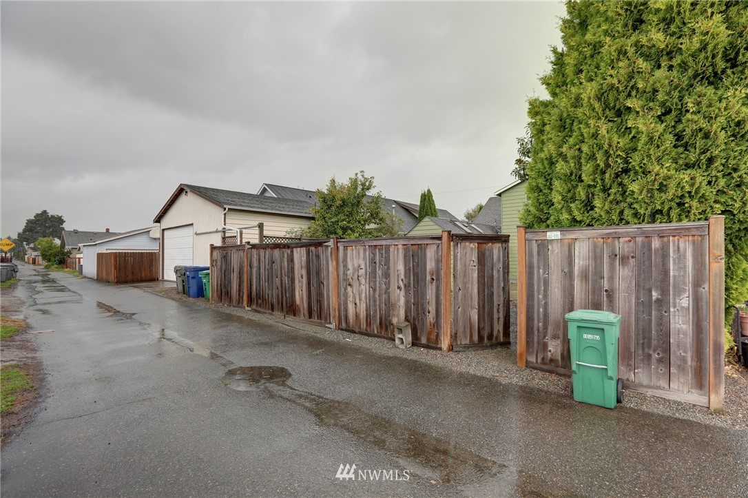 235 Wells Avenue North Renton, WA 98057 - Photo 22 of 23 Gallery Image 22