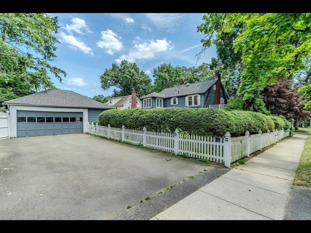 48 Hillcrest Avenue Longmeadow, MA 01106 - Photo 39 of 42 a view of a house with a garden