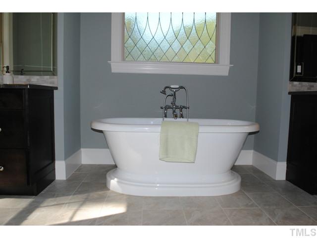 6005 Valencia Court Raleigh, NC 27614 - Photo 12 of 24 Gallery Image 12
