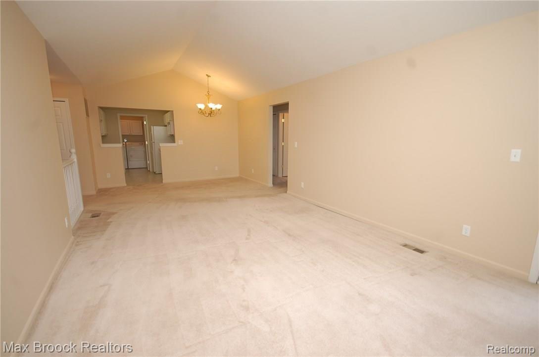 5295 Brookemonte Circle Rochester, MI 48306 - Photo 11 of 19 DSC_0030.JPG