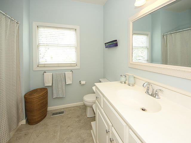 1639 Home Farm Road Mount Pleasant, SC 29464 - Photo 13 of 29 Guest bath