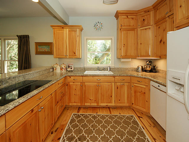 1639 Home Farm Road Mount Pleasant, SC 29464 - Photo 8 of 29 Kitchen