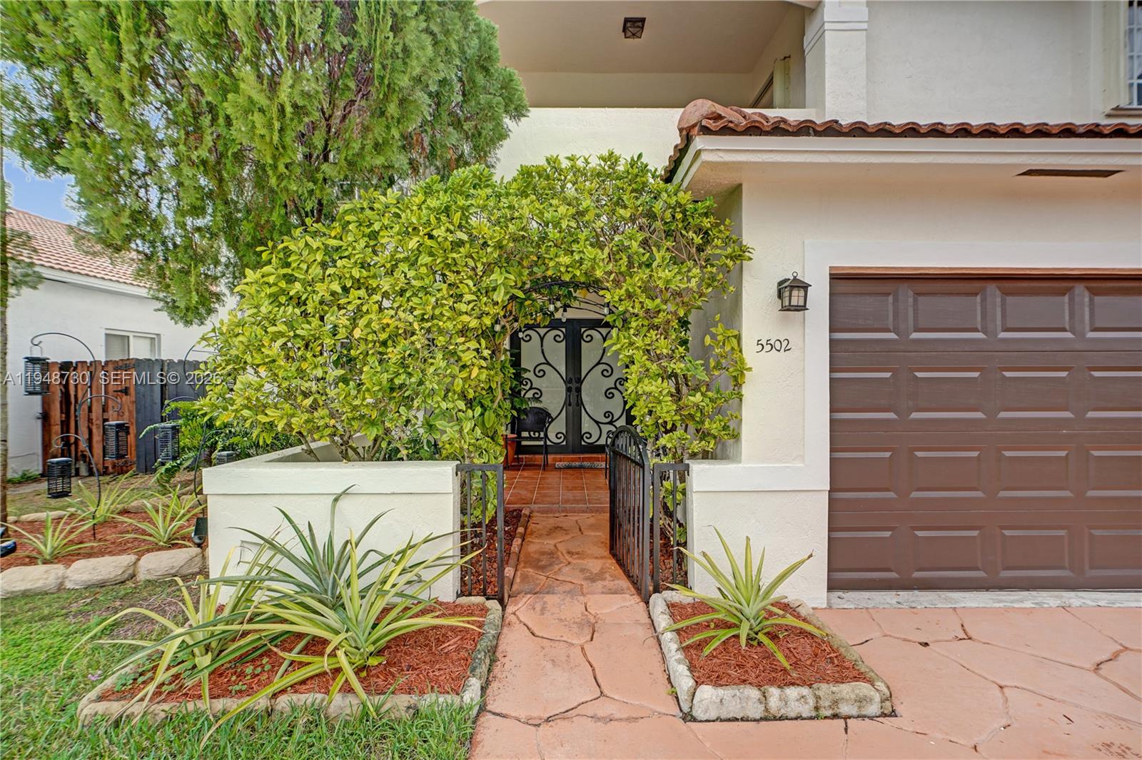 5502 Southwest 162nd Place Miami, FL 33185 - Photo 2 of 70