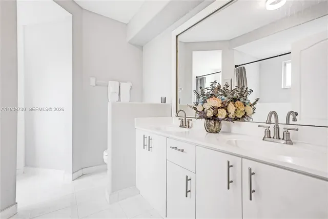 $750,000 | 5502 Southwest 162nd Place, Miami, FL 33185