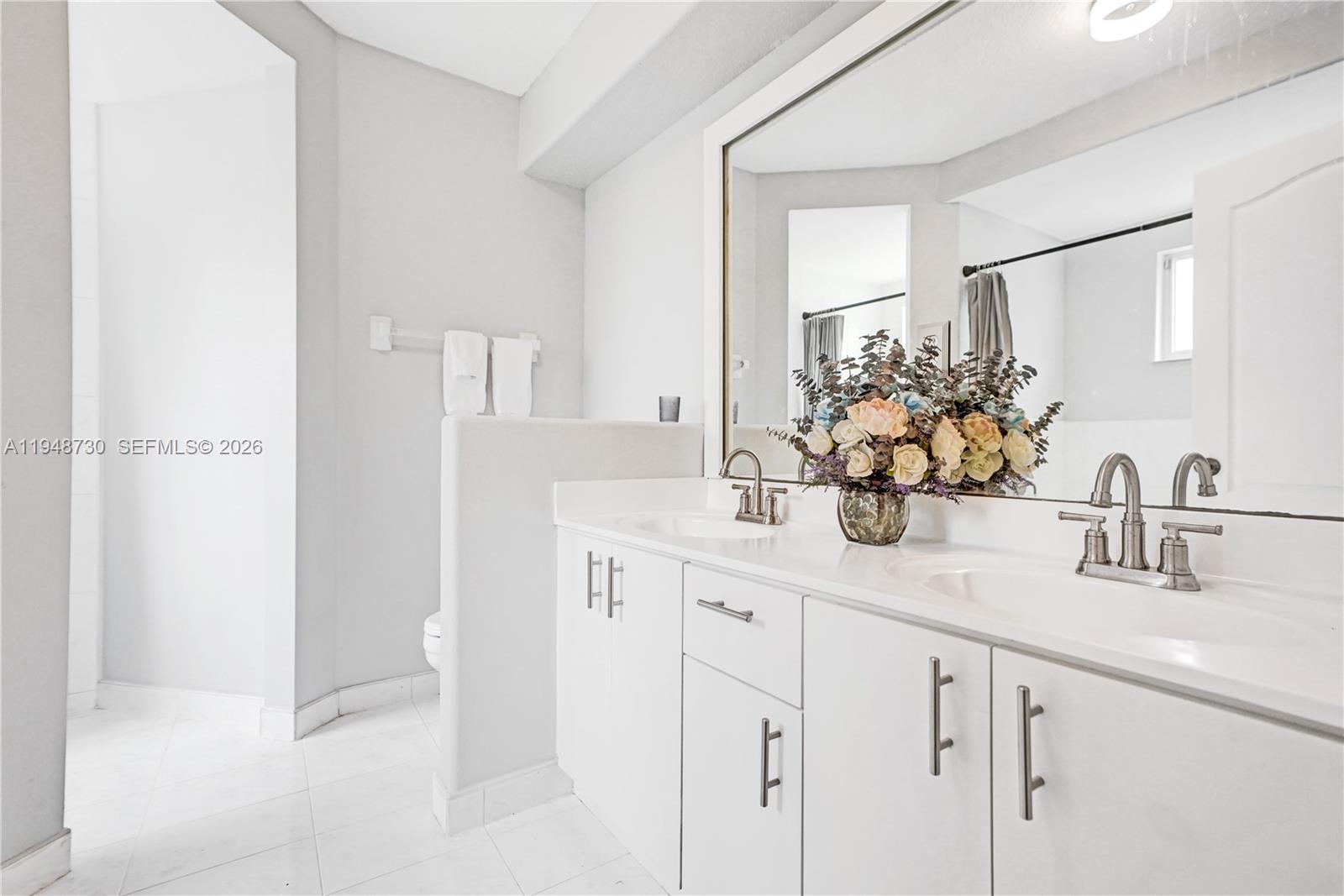 5502 Southwest 162nd Place Miami, FL 33185 - Photo 32 of 70 Master Bathroom