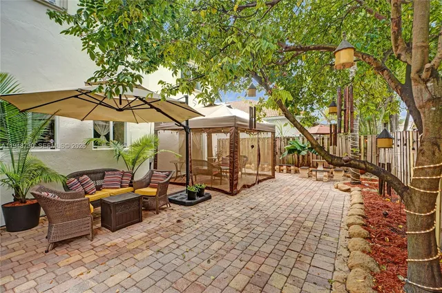 $750,000 | 5502 Southwest 162nd Place, Miami, FL 33185