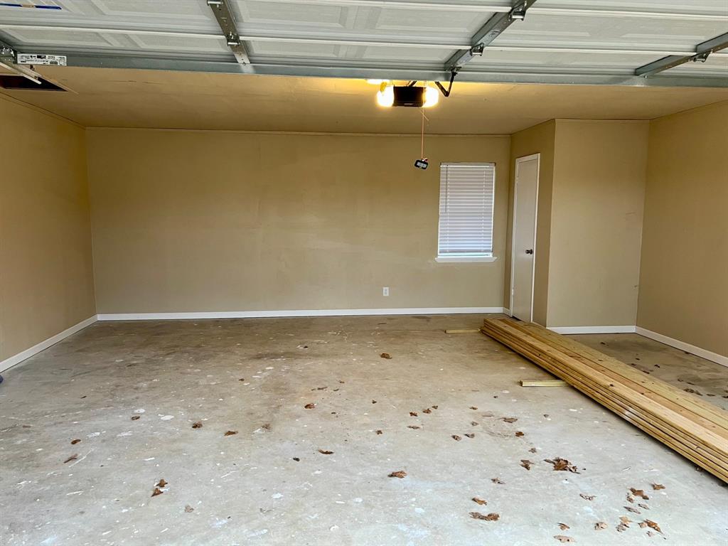 38 Valley View Circle Denison, TX 75021 - Photo 13 of 15 a view of a room with window
