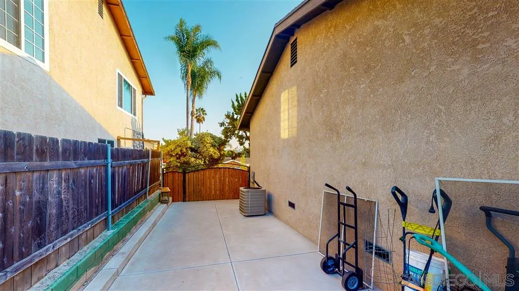 8734 Spring Vista Way Spring Valley, CA 91977 - Photo 5 of 25 Gallery Image 5