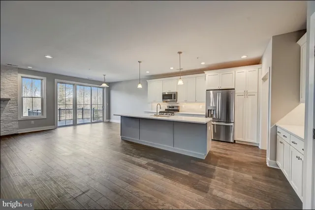 $689,000 | 71 Riverwalk, Plainsboro, NJ 08536