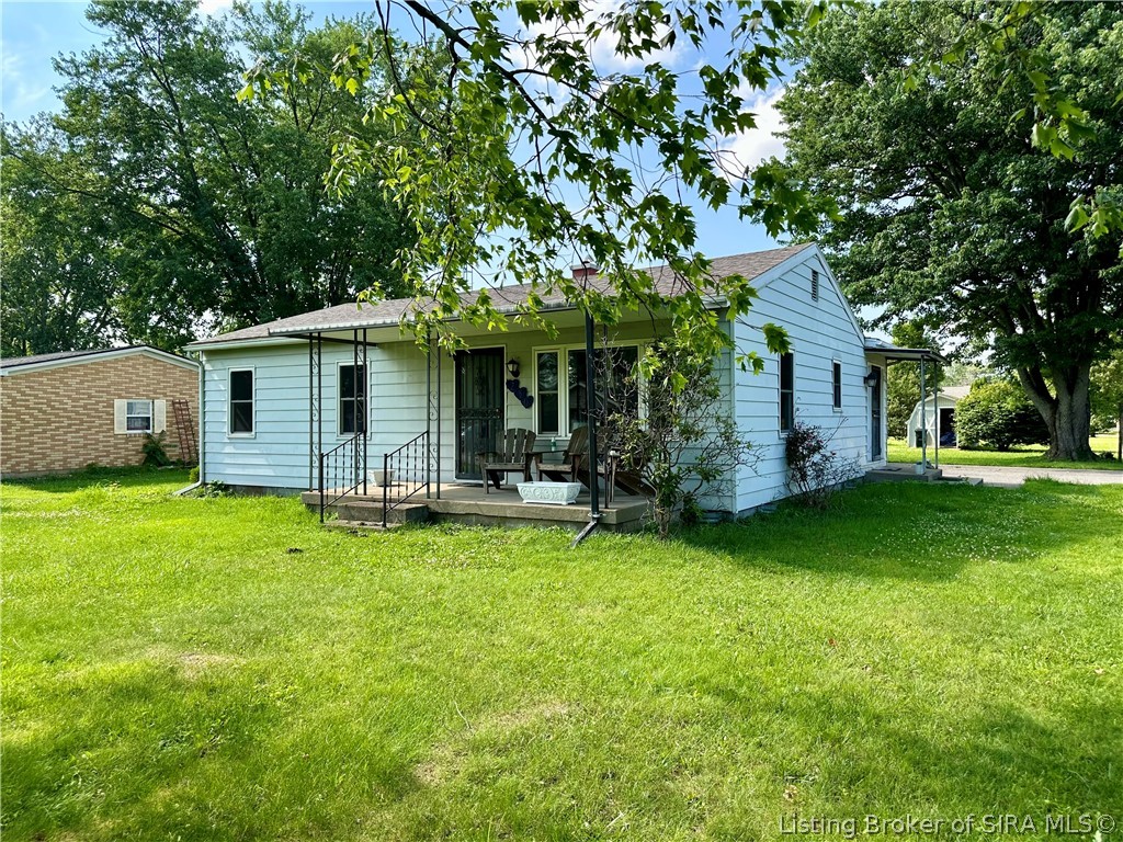 230 Hendricks Street Madison, IN 47250 - Photo 3 of 17 230 Hendricks St.
