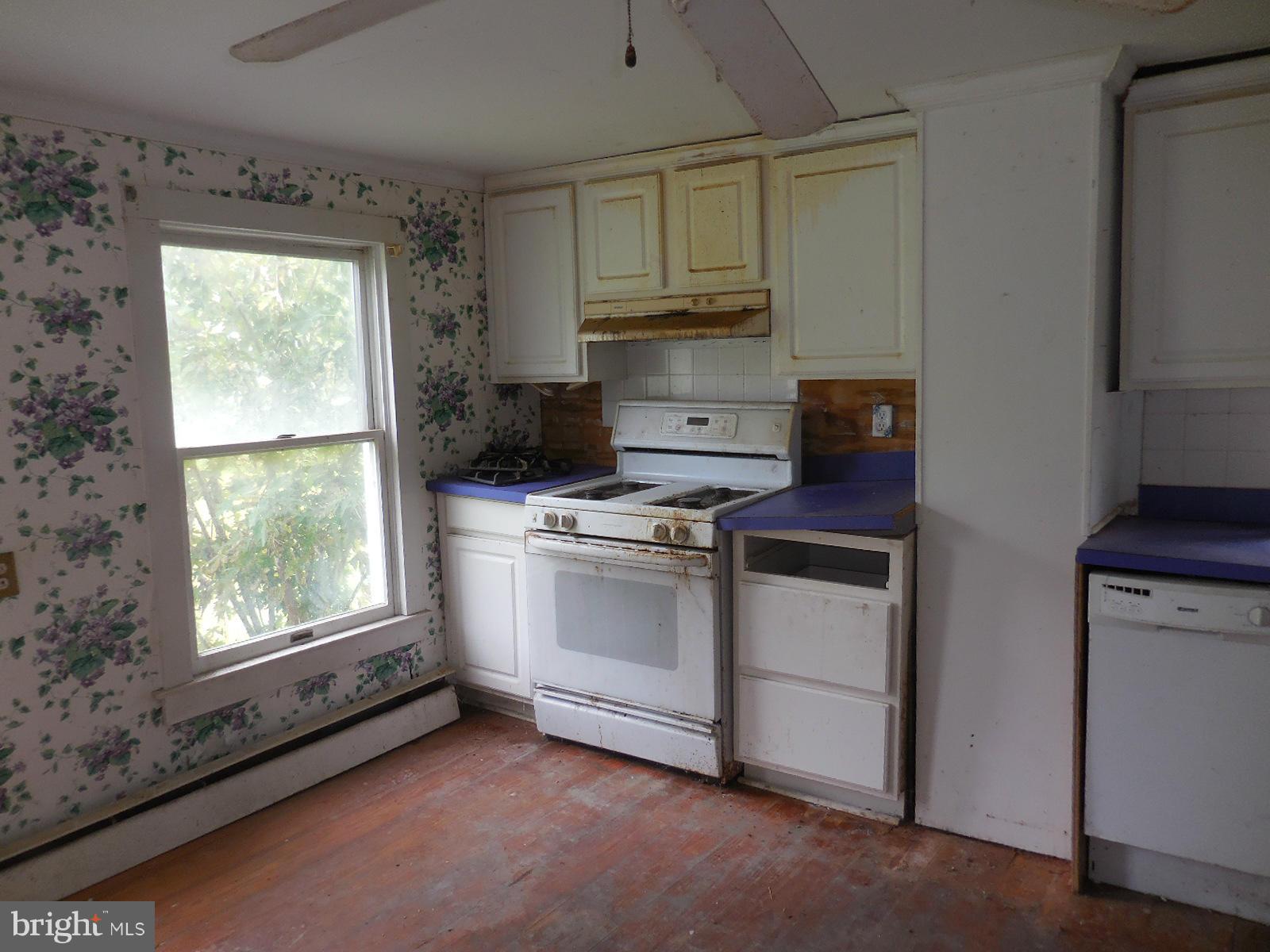 4861 Fairbank Road Tilghman, MD 21671 - Photo 13 of 14 Kitchen