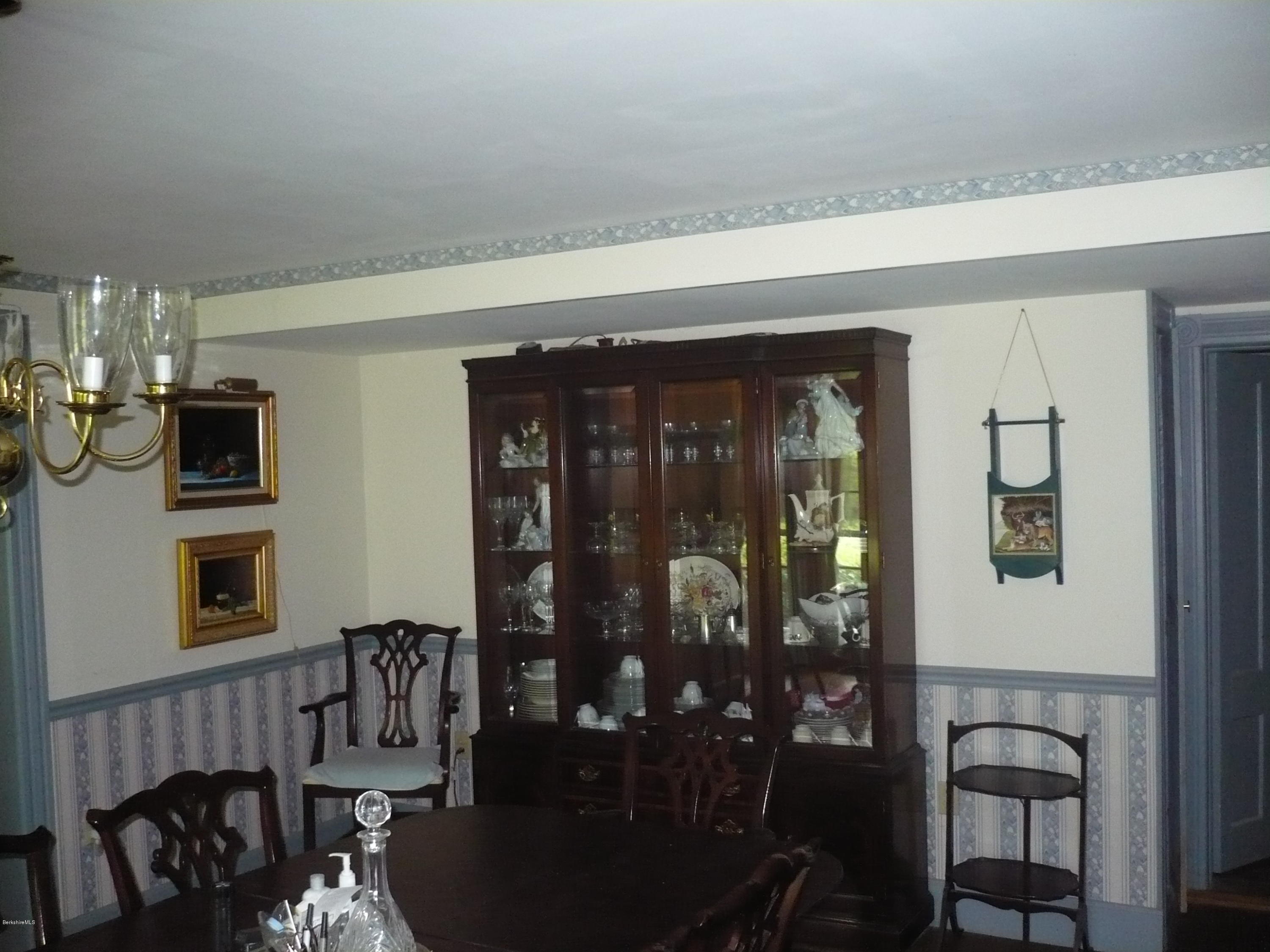 827 Main Road Stamford, VT 05352 - Photo 7 of 11 dining2