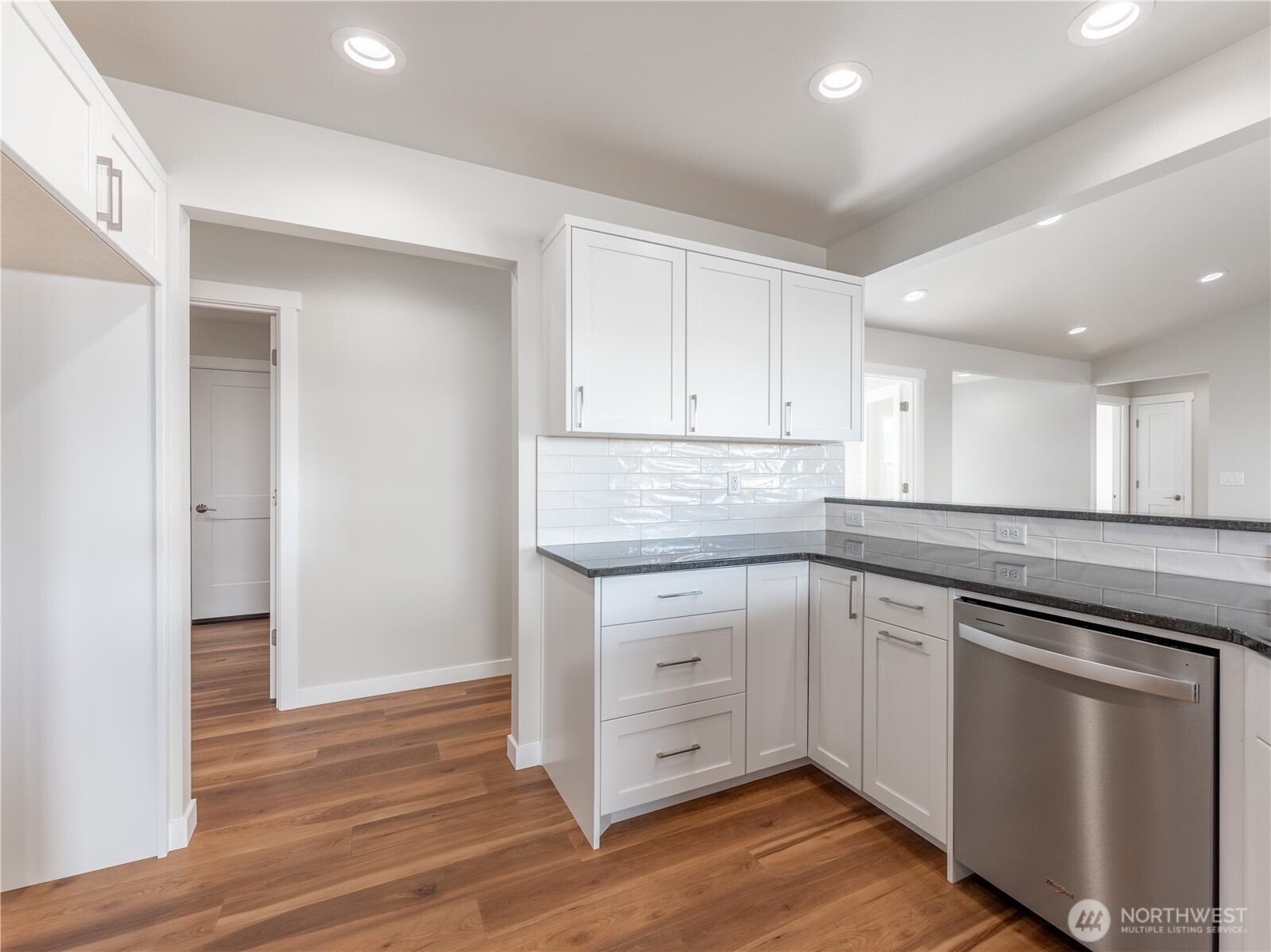 861 North Newport Loop East Wenatchee, WA 98802 - Photo 19 of 33