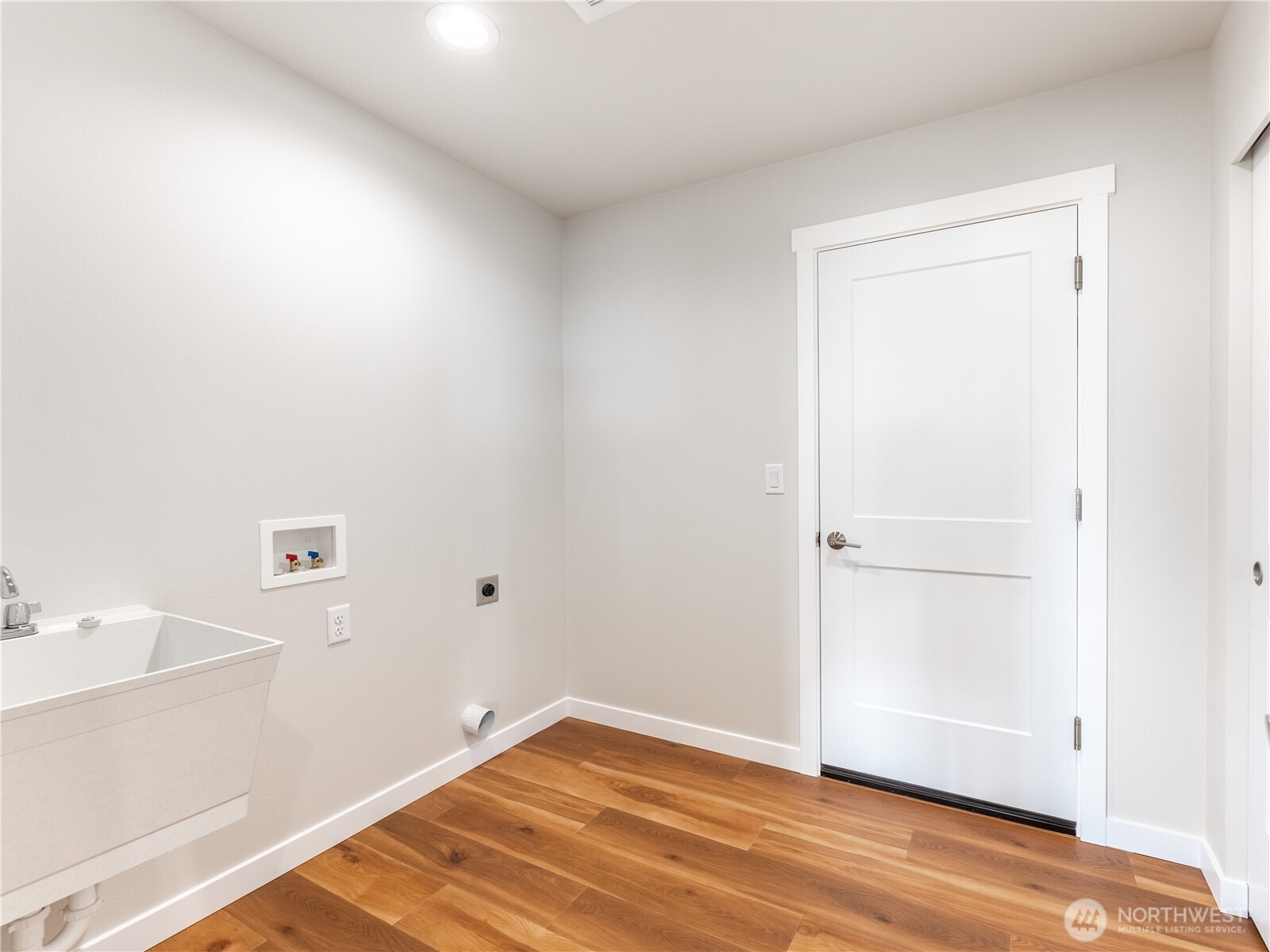 861 North Newport Loop East Wenatchee, WA 98802 - Photo 23 of 33