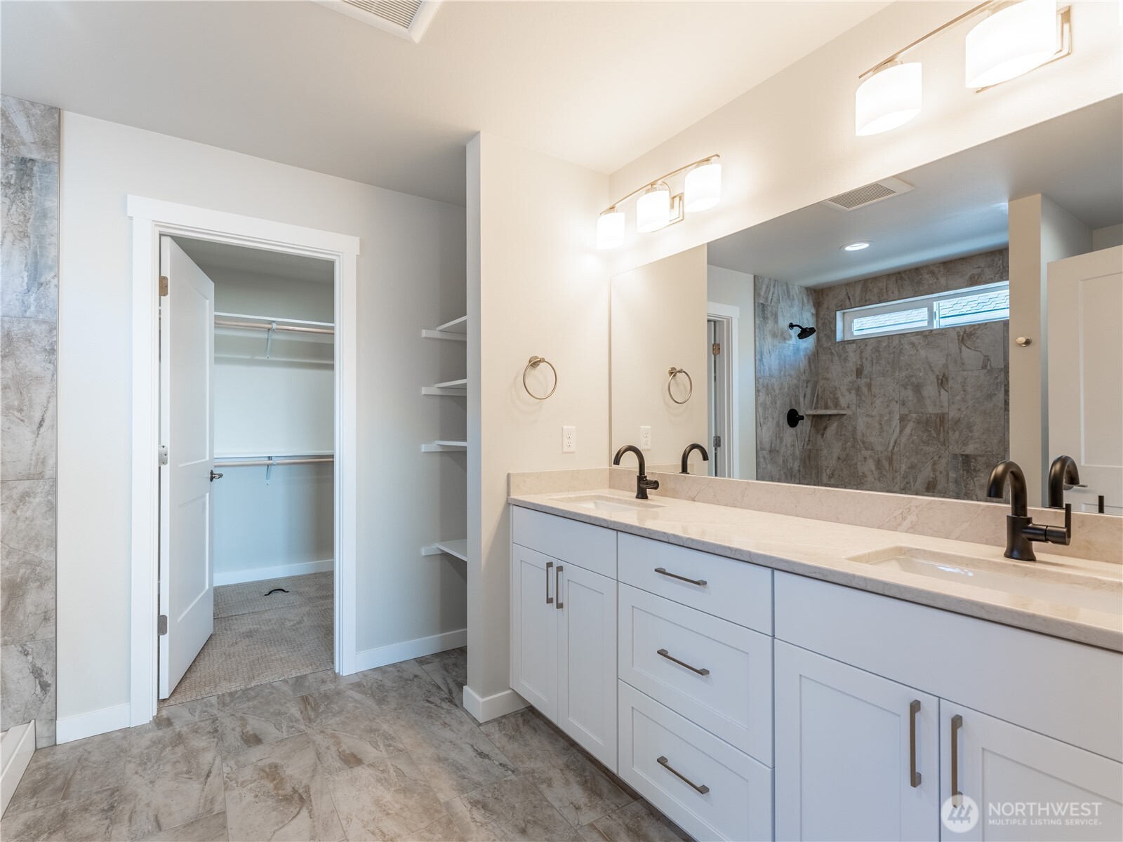 861 North Newport Loop East Wenatchee, WA 98802 - Photo 27 of 33