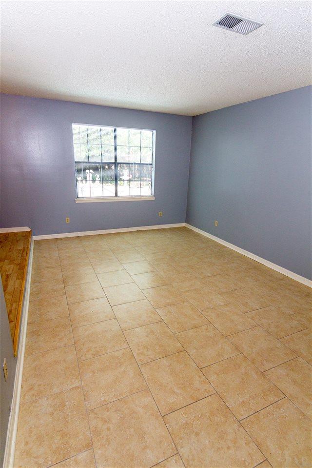 4280 April Road Pensacola, FL 32504 - Photo 4 of 40 Gallery Image 4