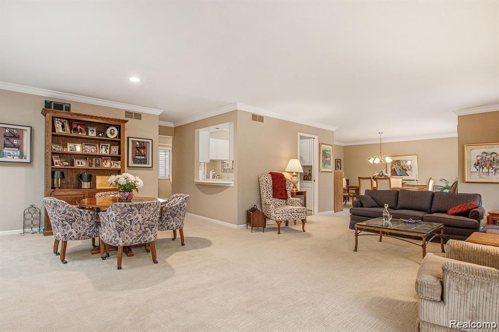 35931 Smithfield Road Farmington, MI 48335 - Photo 8 of 46 IMG_9018.jpg