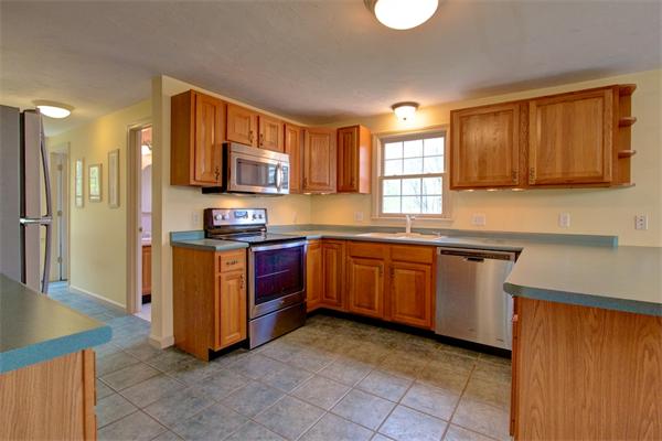 11 Butler Road Mendon, MA 01756 - Photo 16 of 30 Gallery Image 16