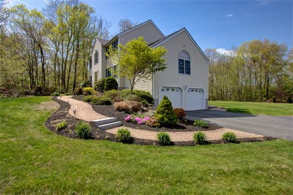 11 Butler Road Mendon, MA 01756 - Photo 3 of 30 Gallery Image 3