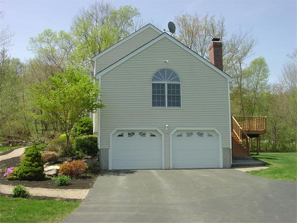 11 Butler Road Mendon, MA 01756 - Photo 4 of 30 Gallery Image 4