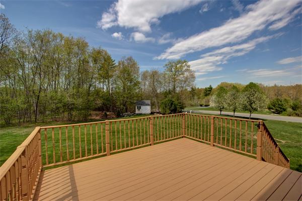 11 Butler Road Mendon, MA 01756 - Photo 7 of 30 Gallery Image 7