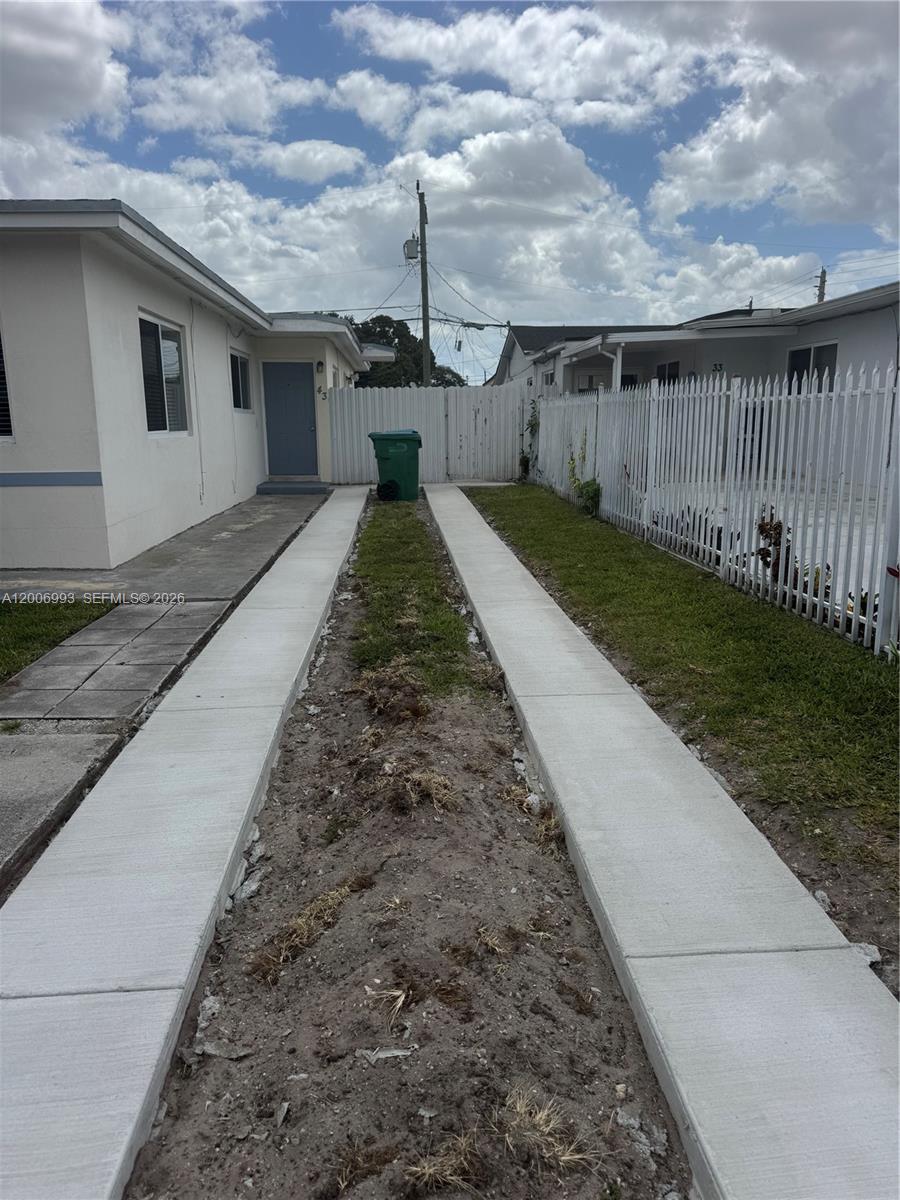 43 Northwest 76th Avenue Miami, FL 33126 - Photo 2 of 11