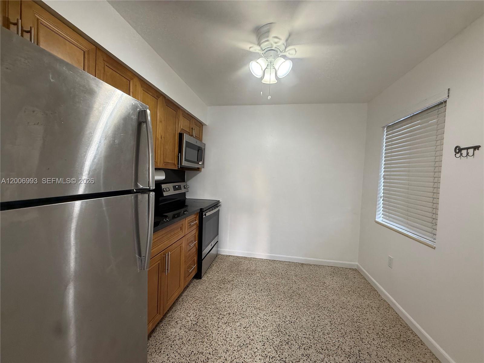 43 Northwest 76th Avenue Miami, FL 33126 - Photo 5 of 11