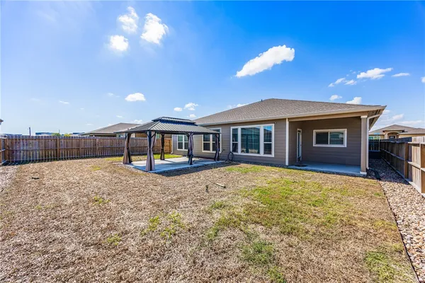 $2,600 | 2206 Onyx Drive, Corpus Christi, TX 78414