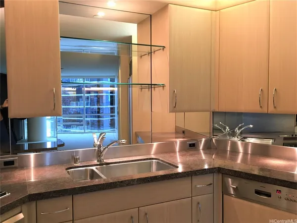 $3,150 | 88 Piikoi Street, Unit 1801, Honolulu, HI 96814