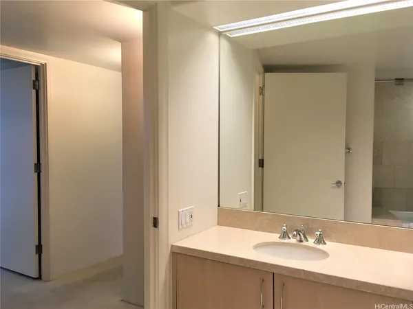 $3,150 | 88 Piikoi Street, Unit 1801, Honolulu, HI 96814