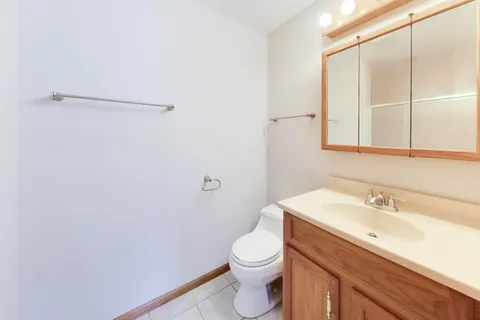 $649,000 | 8 Hampton Court, Mundelein, IL 60060