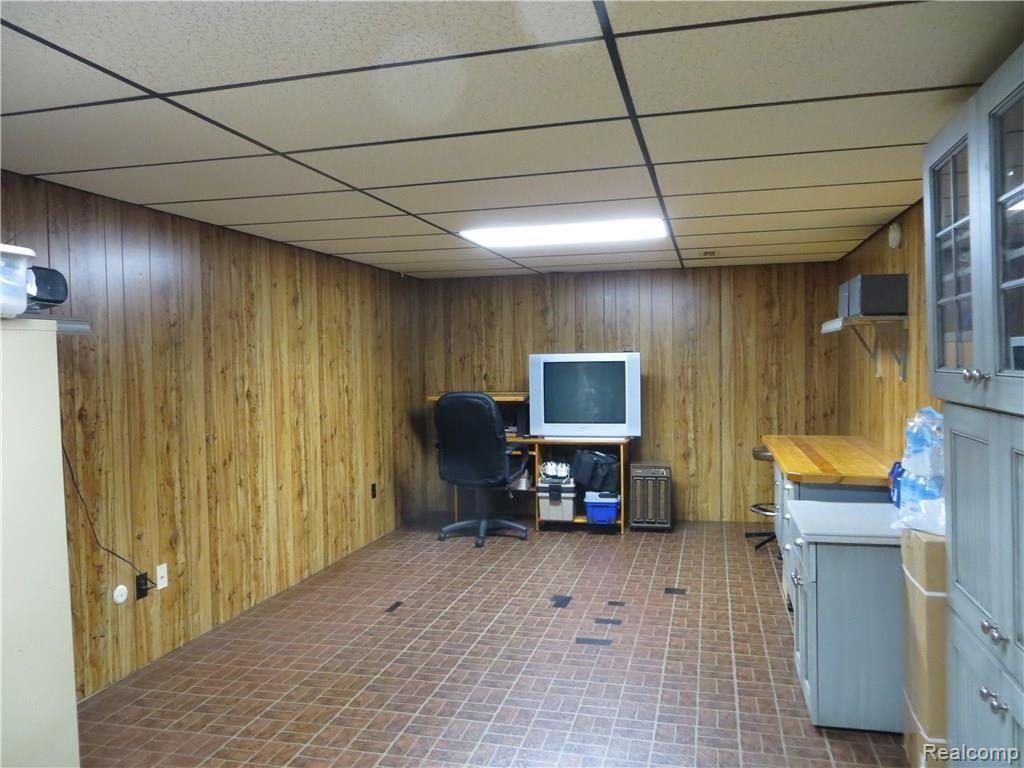 3864 Samuel Avenue Rochester, MI 48309 - Photo 25 of 42 25.JPG