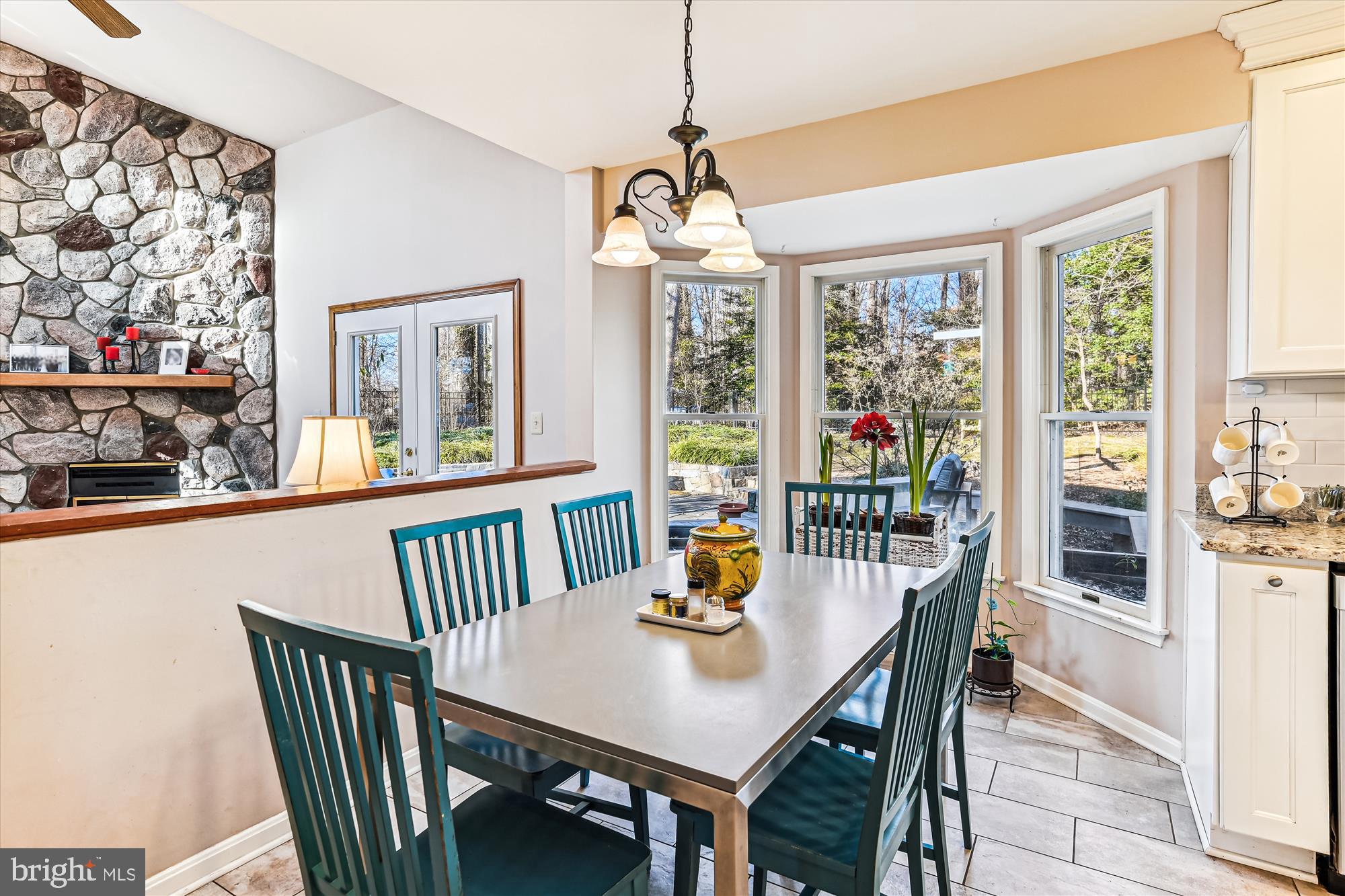 128 Claiborne Road Edgewater, MD 21037 - Photo 11 of 68 Breakfast Area