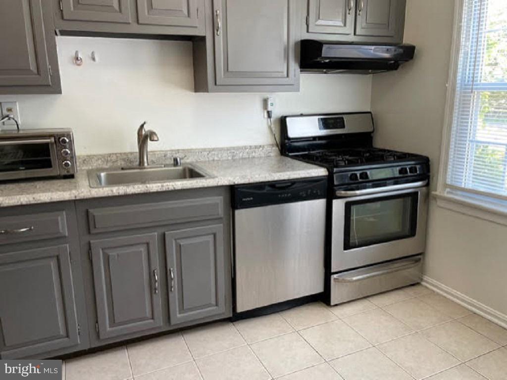 5911 Grand Banks Road Columbia, MD 21044 - Photo 6 of 30 Kitchen