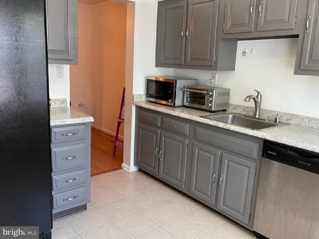 5911 Grand Banks Road Columbia, MD 21044 - Photo 8 of 30 Kitchen