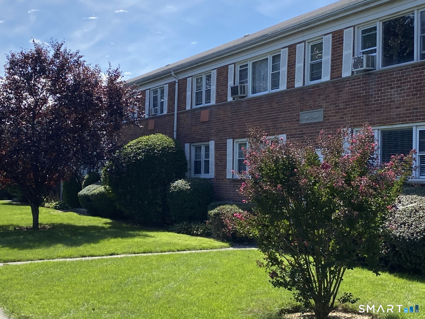 244 Glenbrook Road, Unit 35A Stamford, CT 06906 - Photo 14 of 15 OTHER COURTYARD