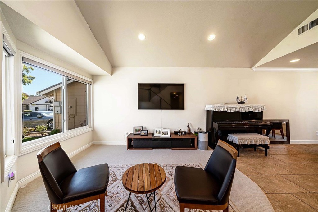 141 Meadowcreek Road Brea, CA 92821 - Photo 3 of 42 Gallery Image 3