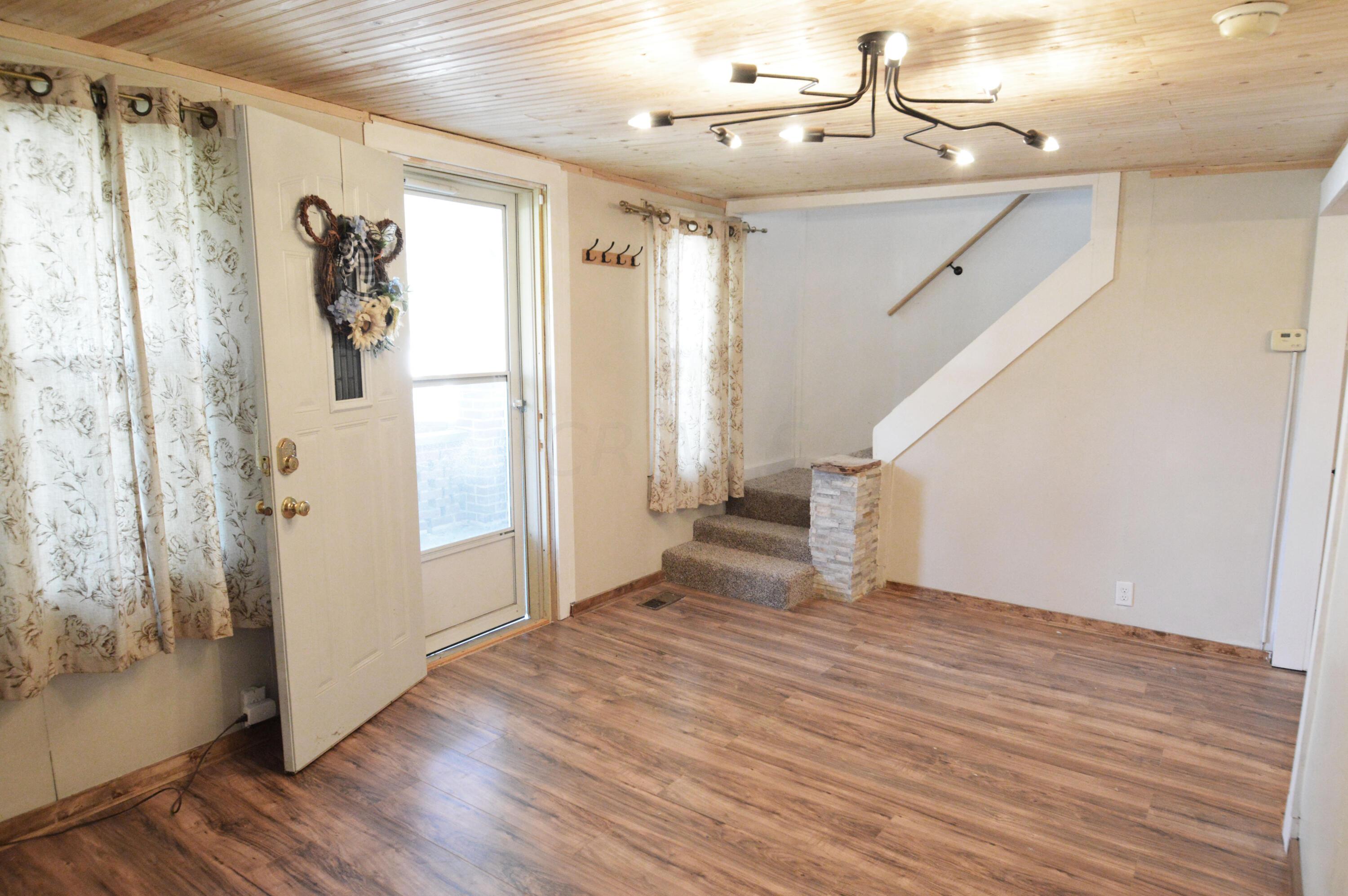 3347 Dover Road Columbus, OH 43204 - Photo 5 of 46 Living Room 2
