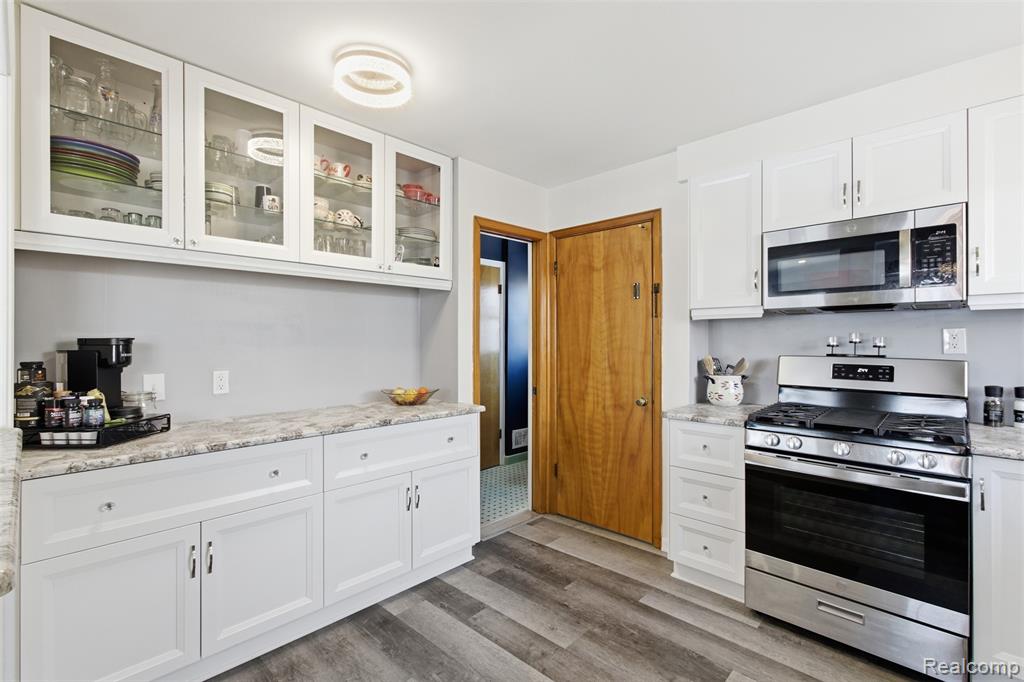 9290 Allen Road Allen Park, MI 48101 - Photo 3 of 18 Gallery Image 3