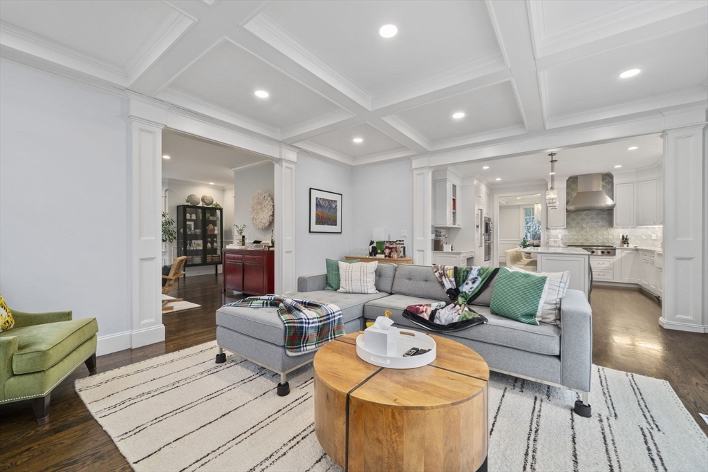 11 Woodhaven Road Newton, MA 02468 - Photo 4 of 42