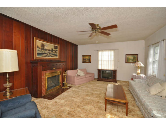 474 Chatham Road Burlingame, CA 94010 - Photo 2 of 18 Gallery Image 2