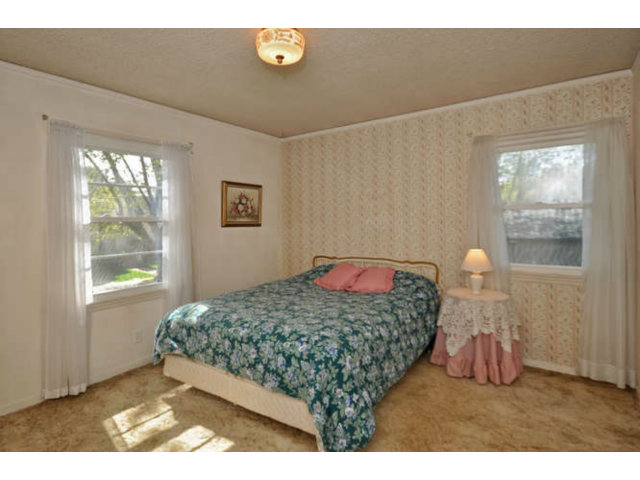 474 Chatham Road Burlingame, CA 94010 - Photo 8 of 18 Gallery Image 8