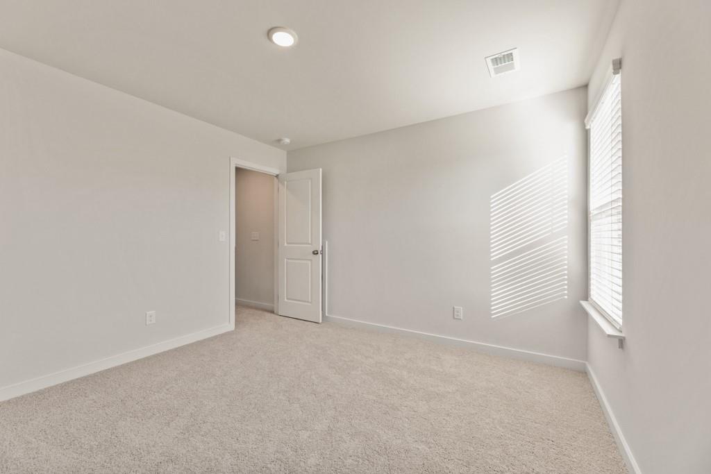 6725 Settingdown Crk Drive Dawsonville, GA 30534 - Photo 30 of 41 a view of an empty room